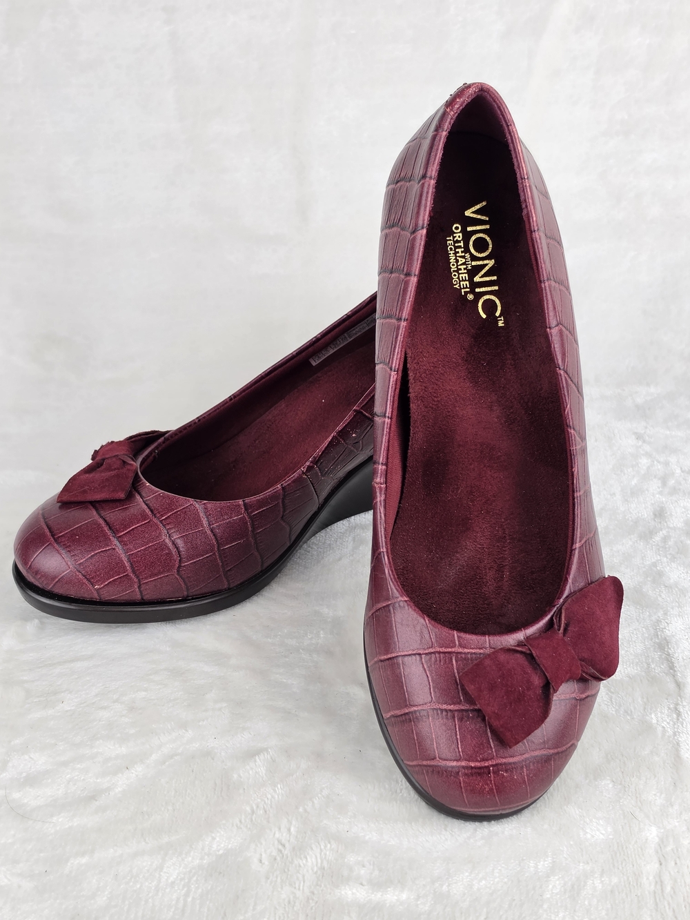 Vionic Orthaheel Wedge Pumps Womens 8 Burgundy Croc Embossed Bow Toe Comfort